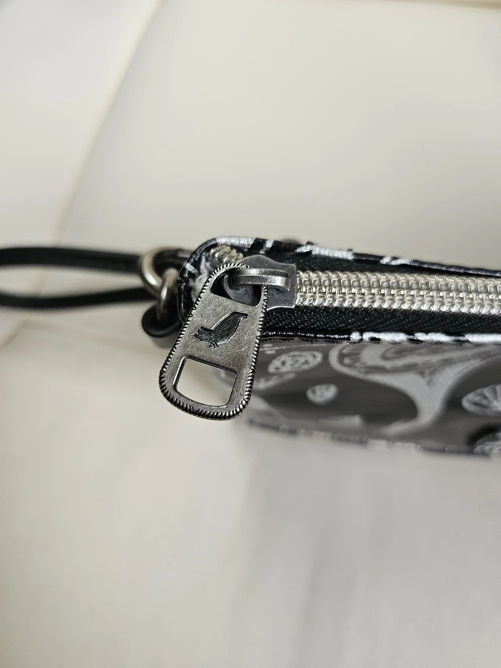 Sakroots Black & White Floral Doodle Wristlet w/Detachable Powerbank